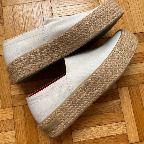 SeaVees Shoes NEVER WORN - Picture 1 of 2